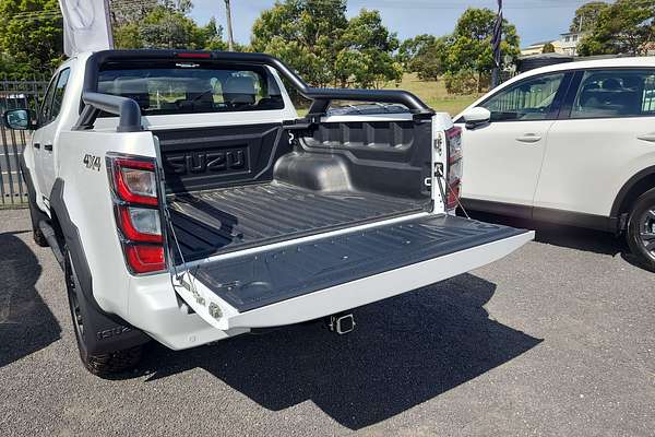 2025 Isuzu D-MAX BLADE 4X4