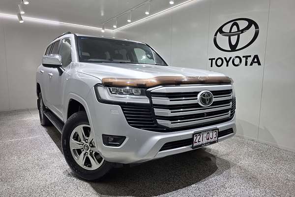 2022 Toyota Landcruiser Sahara FJA300R