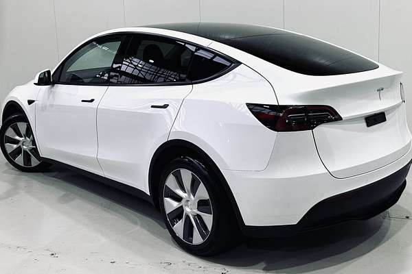 2023 Tesla Model Y Rear-Wheel Drive