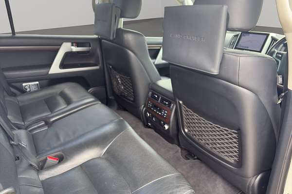 2020 Toyota Landcruiser Sahara VDJ200R