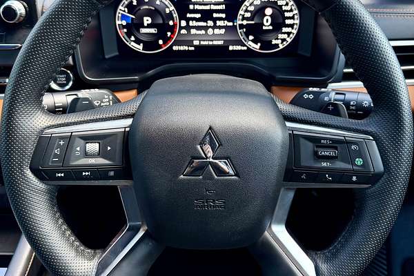 2023 Mitsubishi Outlander Exceed ZM