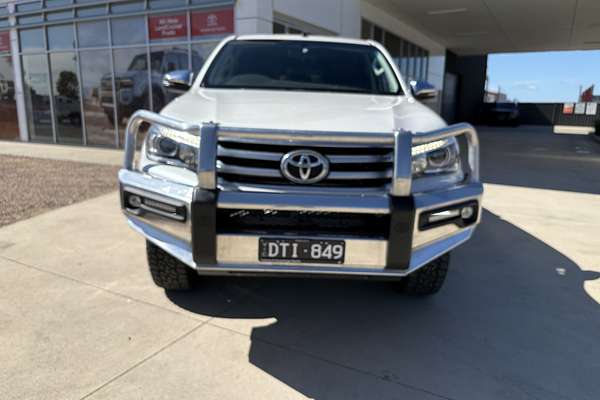 2017 Toyota Hilux SR5 (4x4) GUN126R MY17 4X4