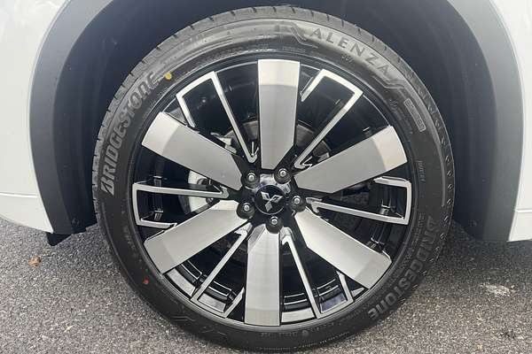 2025 Mitsubishi Outlander Exceed Tourer ZM