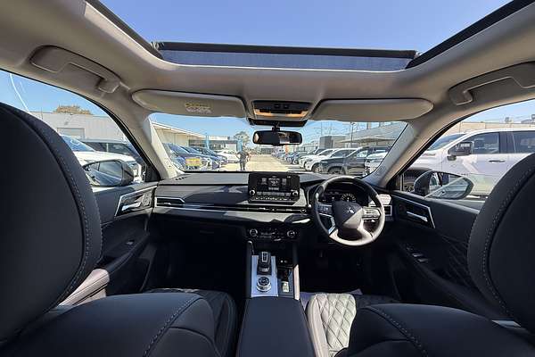 2025 Mitsubishi Outlander PHEV Exceed ZM