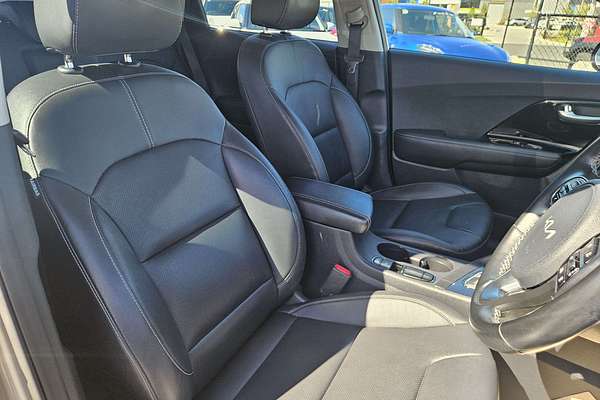 2021 Kia Niro Hybrid Sport DE