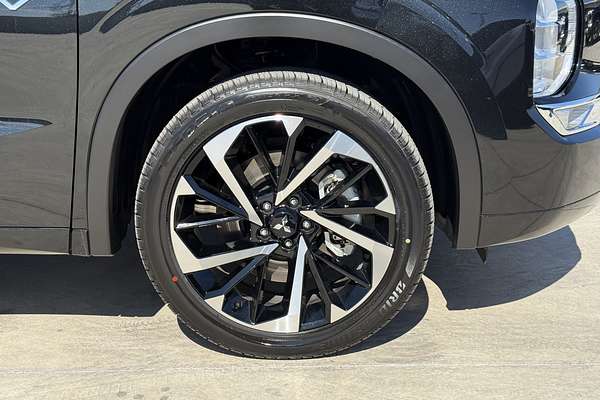 2025 Mitsubishi Outlander PHEV Exceed ZM