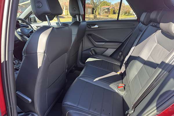 2025 Volkswagen T-Roc 140TSI R-Line D11