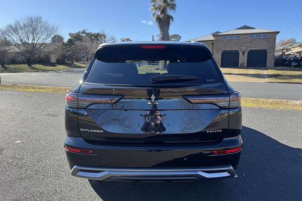 2025 Mitsubishi Outlander Exceed Tourer ZM