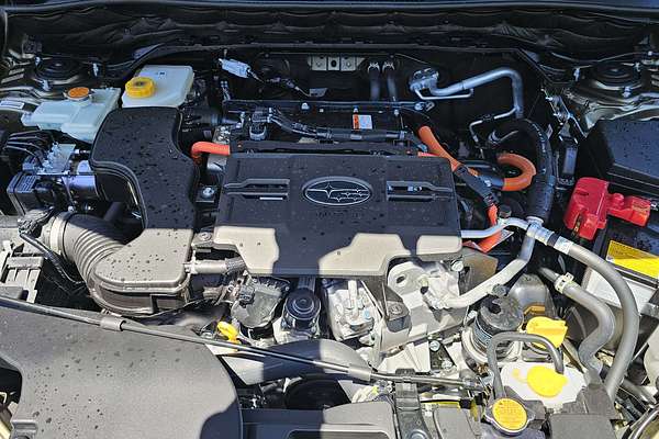 2025 Subaru Forester Hybrid Touring S6