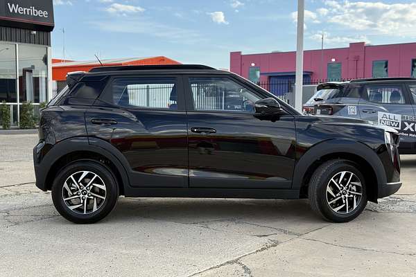 2025 Mahindra XUV3XO AX5L