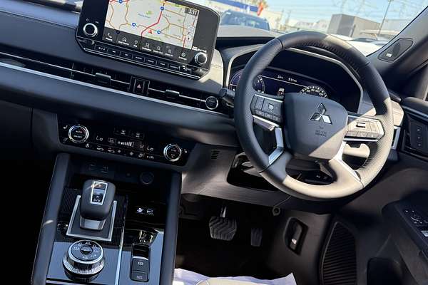 2025 Mitsubishi Outlander PHEV GSR ZM