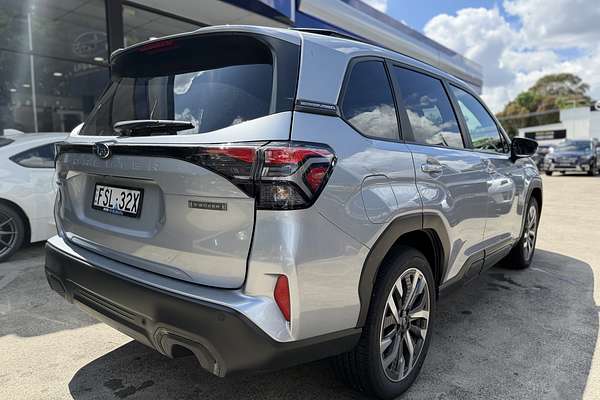2025 Subaru Forester Hybrid Touring S6