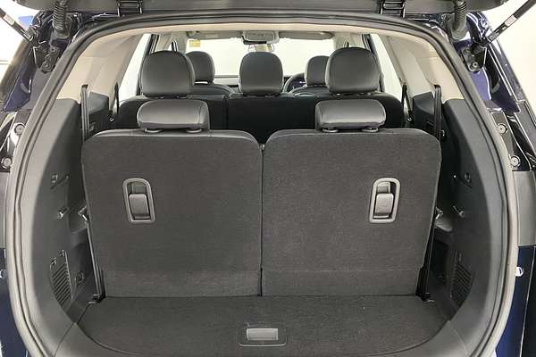 2025 Mahindra XUV700 AX7L