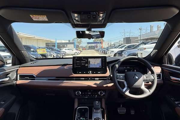 2025 Mitsubishi Outlander Exceed Tourer ZM