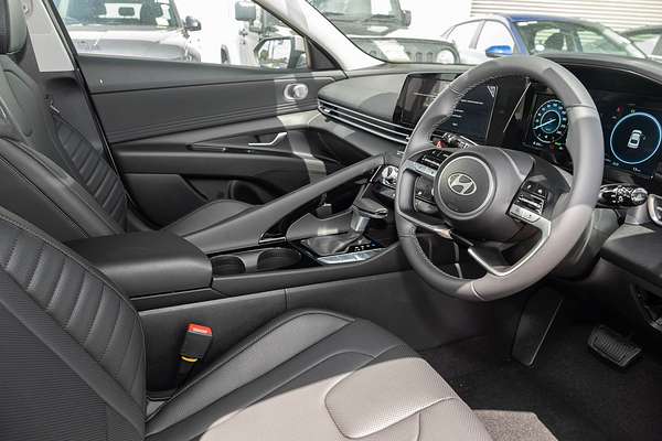 2025 Hyundai i30 Elite Hybrid CN7.V2