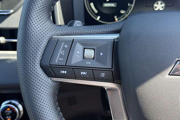 2025 Mitsubishi Outlander PHEV GSR ZM