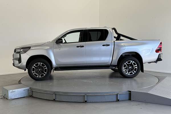 2024 Toyota Hilux SR5 48V GUN126R 4X4