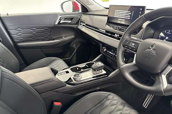 2025 Mitsubishi Outlander Exceed ZM