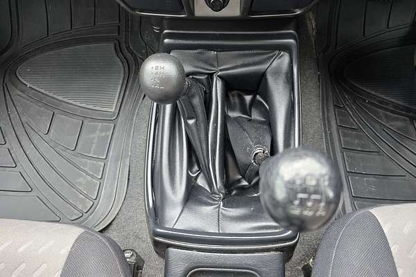 2013 Nissan Navara ST-R (4x4) D22 SERIES 5 4X4