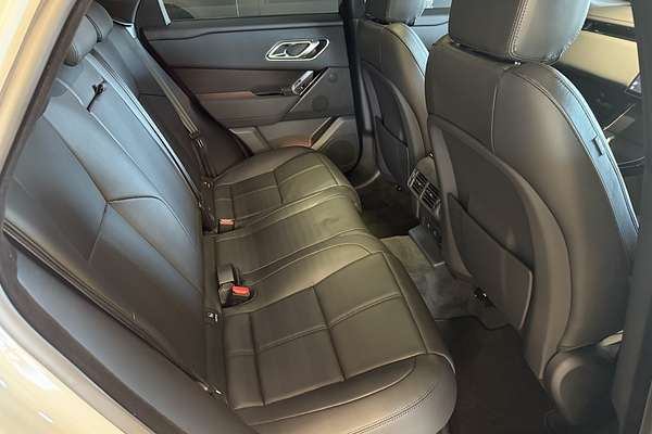 2025 Land Rover Range Rover Velar P250 Dynamic SE L560