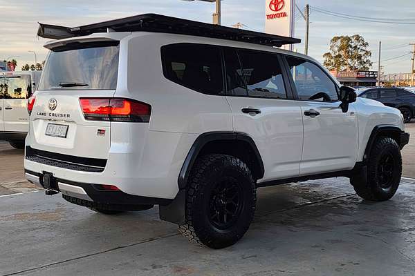 2023 Toyota Landcruiser GR Sport FJA300R