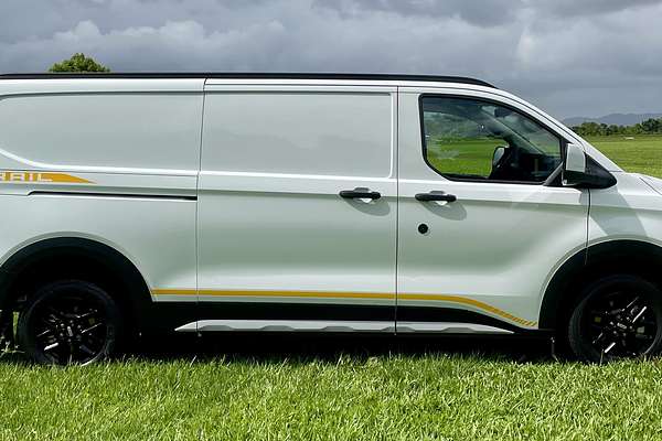 2025 Ford Transit Custom Trail
