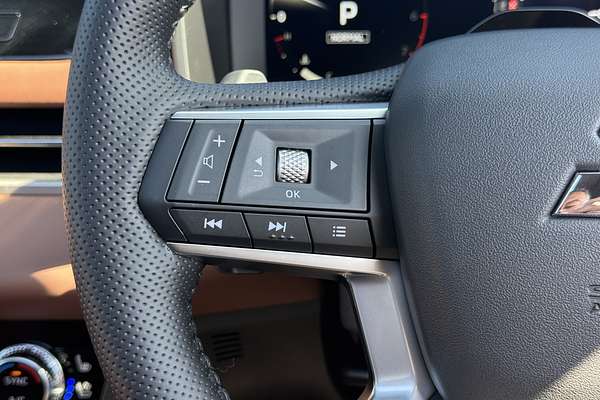 2025 Mitsubishi Outlander Exceed Tourer ZM