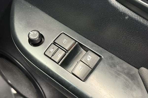 2016 Toyota Hilux Workmate TGN121R Rear Wheel Drive