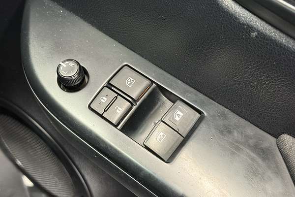 2016 Toyota Hilux Workmate TGN121R Rear Wheel Drive