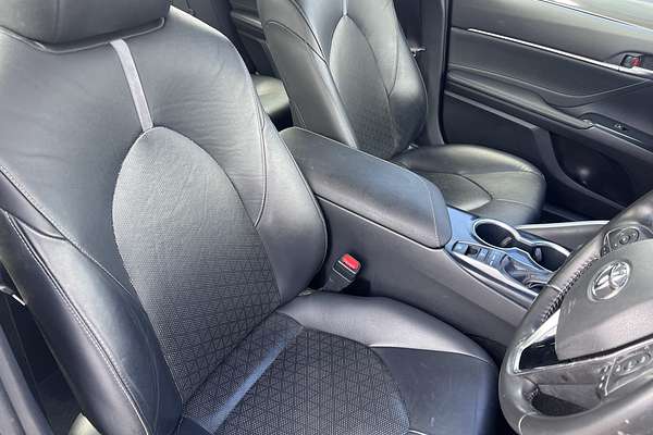 2018 Toyota Camry SX GSV70R