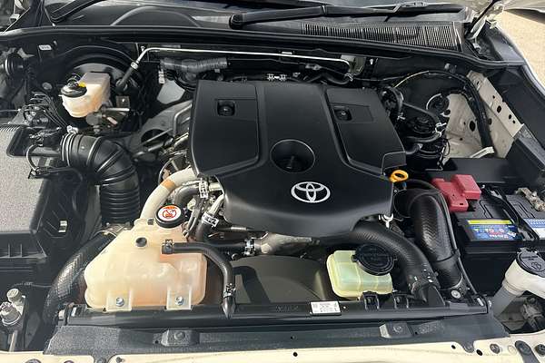 2020 Toyota Hilux SR5 GUN126R 4X4