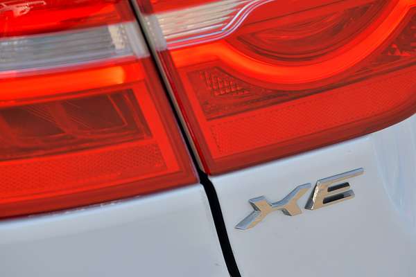 2015 Jaguar XE 25t R-Sport X760