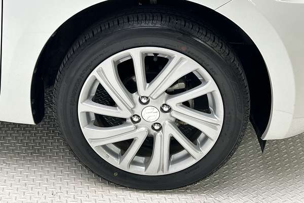 2022 Suzuki Swift GL Plus Special Edition AZ Series II thumb-9