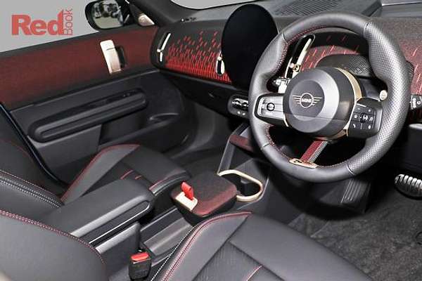 2025 MINI Countryman JCW Favoured U25