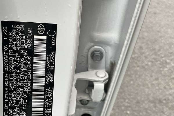 2022 Toyota Prius LE