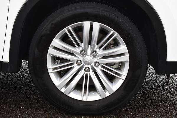 2024 Mitsubishi Outlander ES ZM