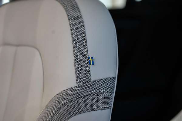 2025 Volvo EX40 Ultra Single Motor Extended Range