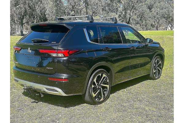 2023 Mitsubishi Outlander Exceed ZM