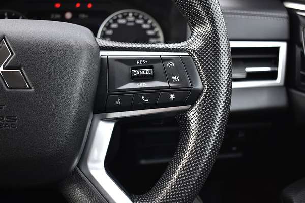 2024 Mitsubishi Outlander ES ZM