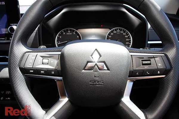 2025 Mitsubishi Outlander ES ZM