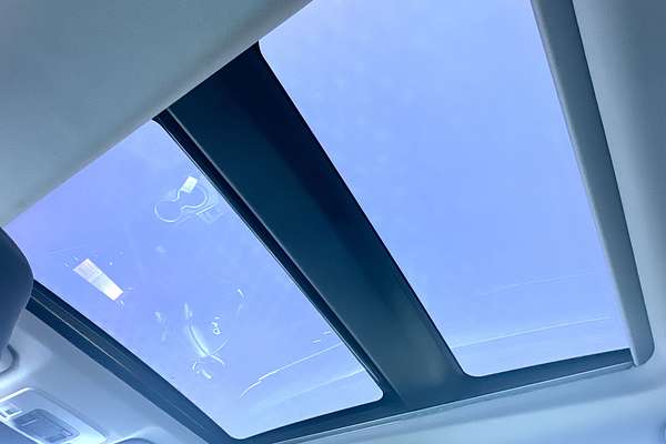 2018 Toyota Camry SL GSV70R