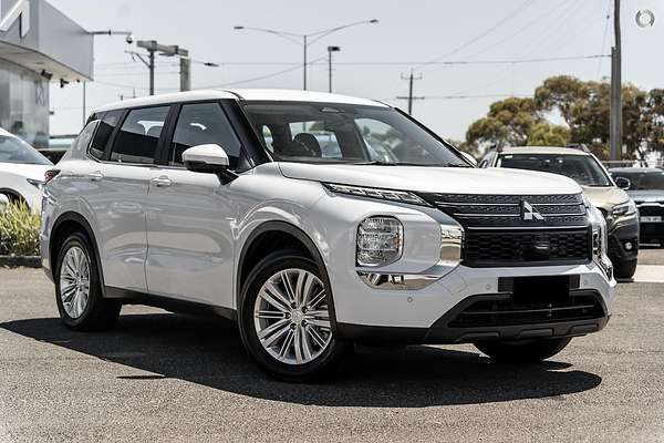 2023 Mitsubishi Outlander ES ZM