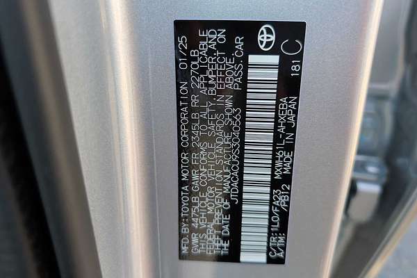 2025 Toyota Prius SE