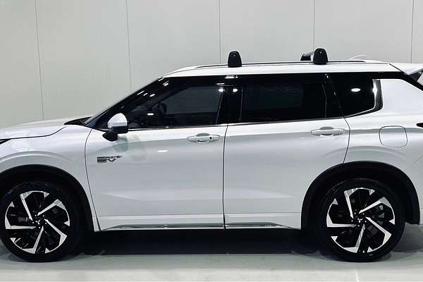 2022 Mitsubishi Outlander PHEV Exceed ZM