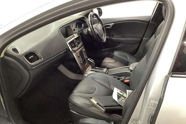2015 Volvo V40 Cross Country D4 Luxury