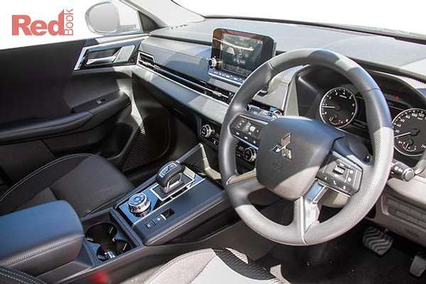 2025 Mitsubishi Outlander ES ZM