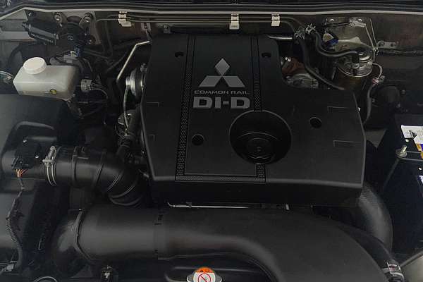 2018 Mitsubishi Pajero GLX NX