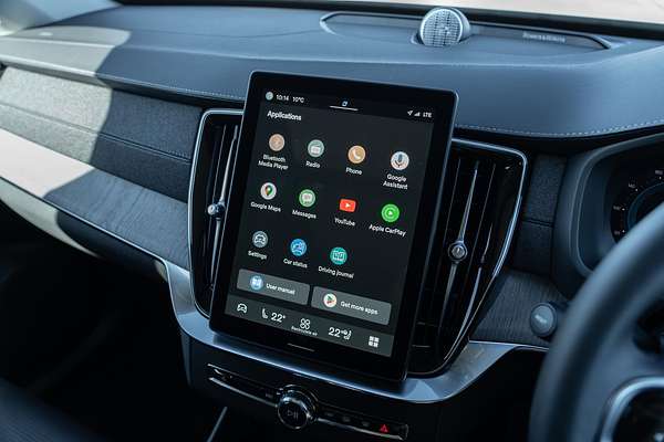 2025 Volvo XC90 Ultra B5 Bright