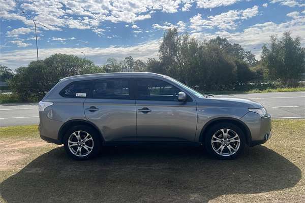 2014 Mitsubishi Outlander ES ZJ