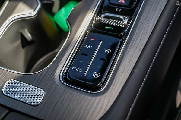 2025 Chery Tiggo 8 Super Hybrid Urban T31